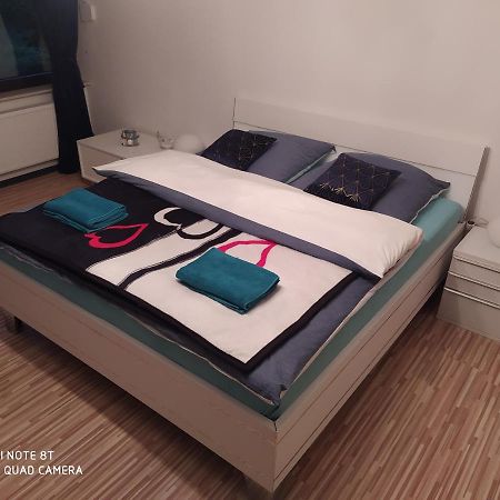 Park Villa Ferienwohnung Mit Pool Und 3 Schlafzimmer Uelzen Exterior foto