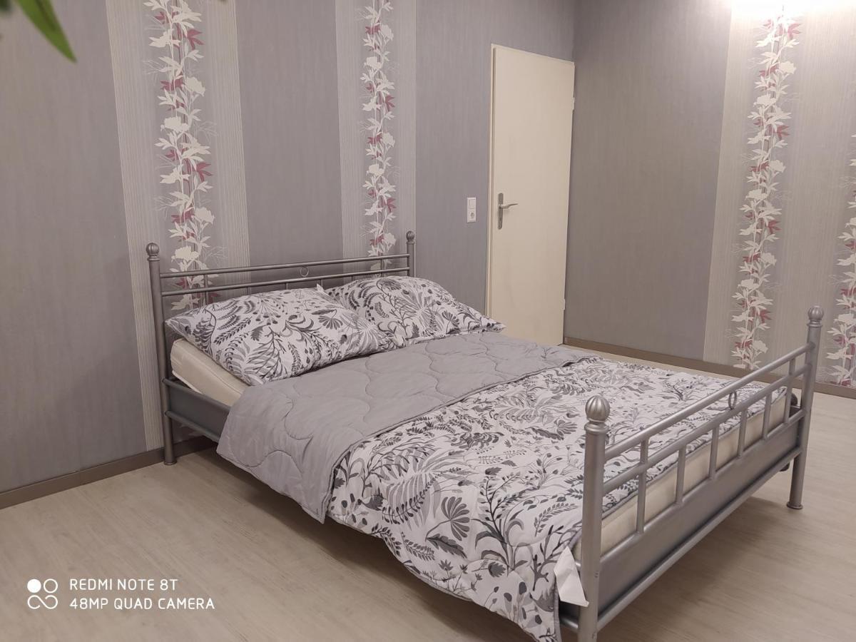 Park Villa Ferienwohnung Mit Pool Und 3 Schlafzimmer Uelzen Exterior foto