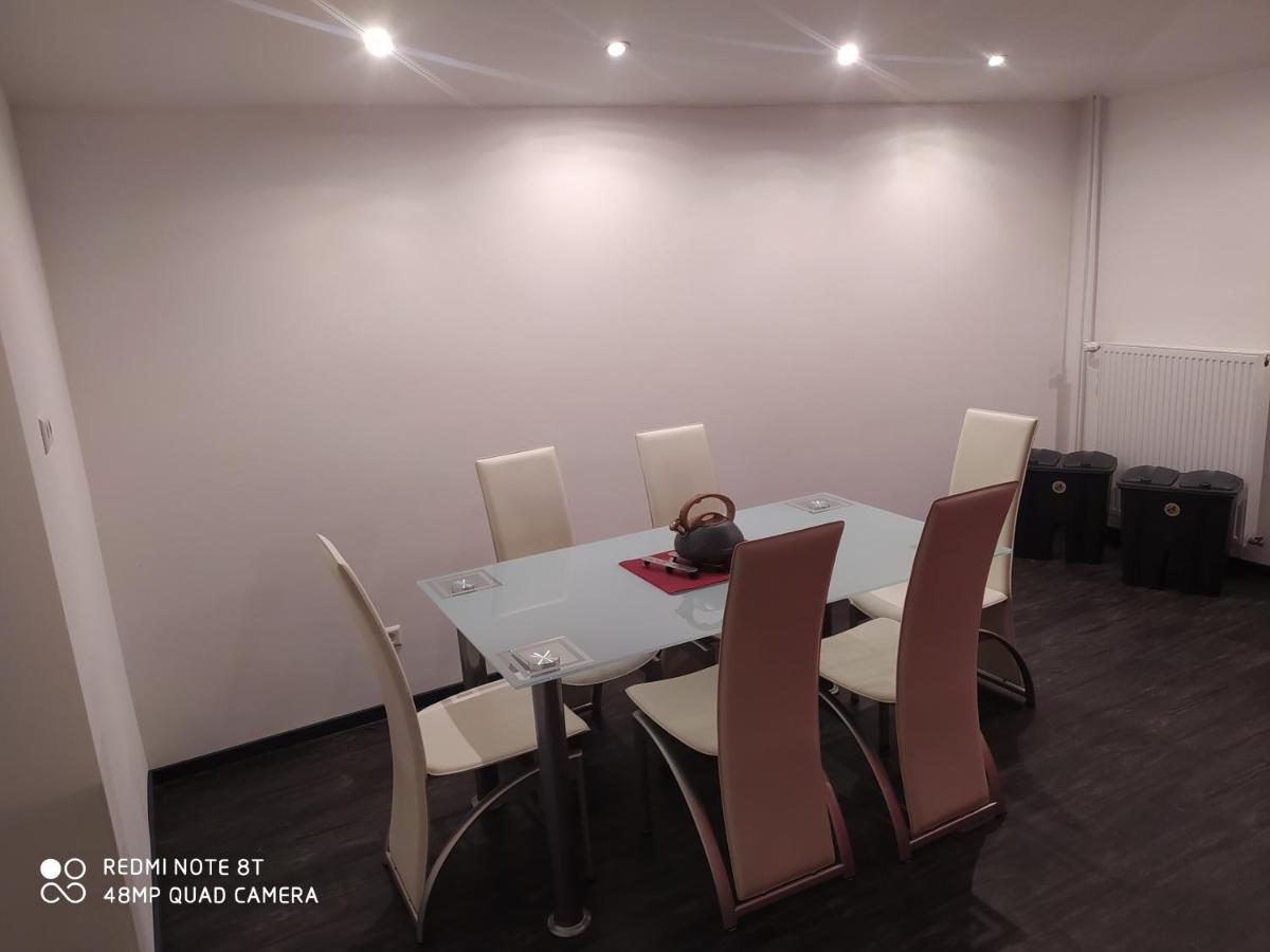 Park Villa Ferienwohnung Mit Pool Und 3 Schlafzimmer Uelzen Exterior foto